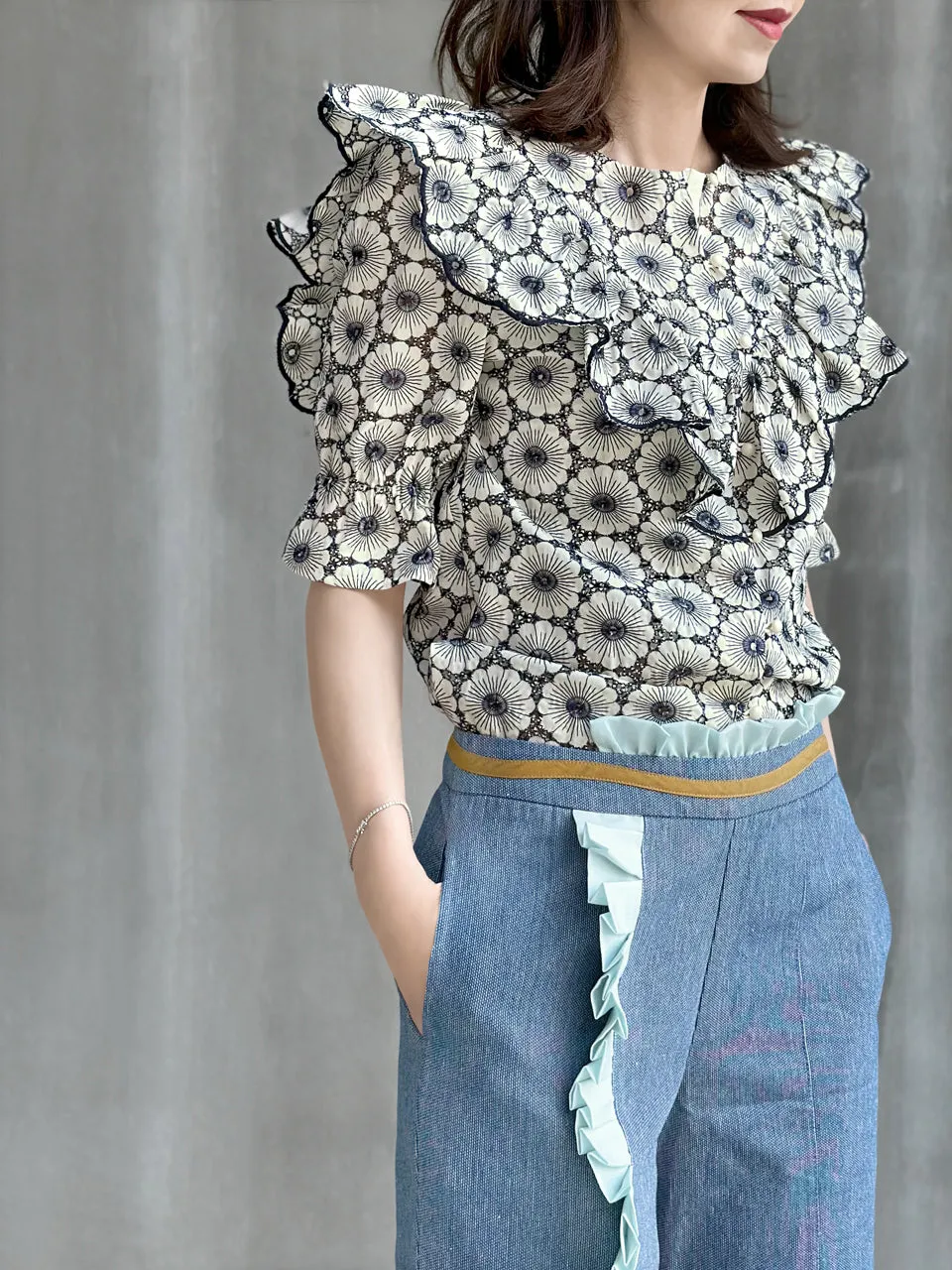 Last Chance! Violette Embroidered Ruffle Puff Sleeve Airy Blouse
