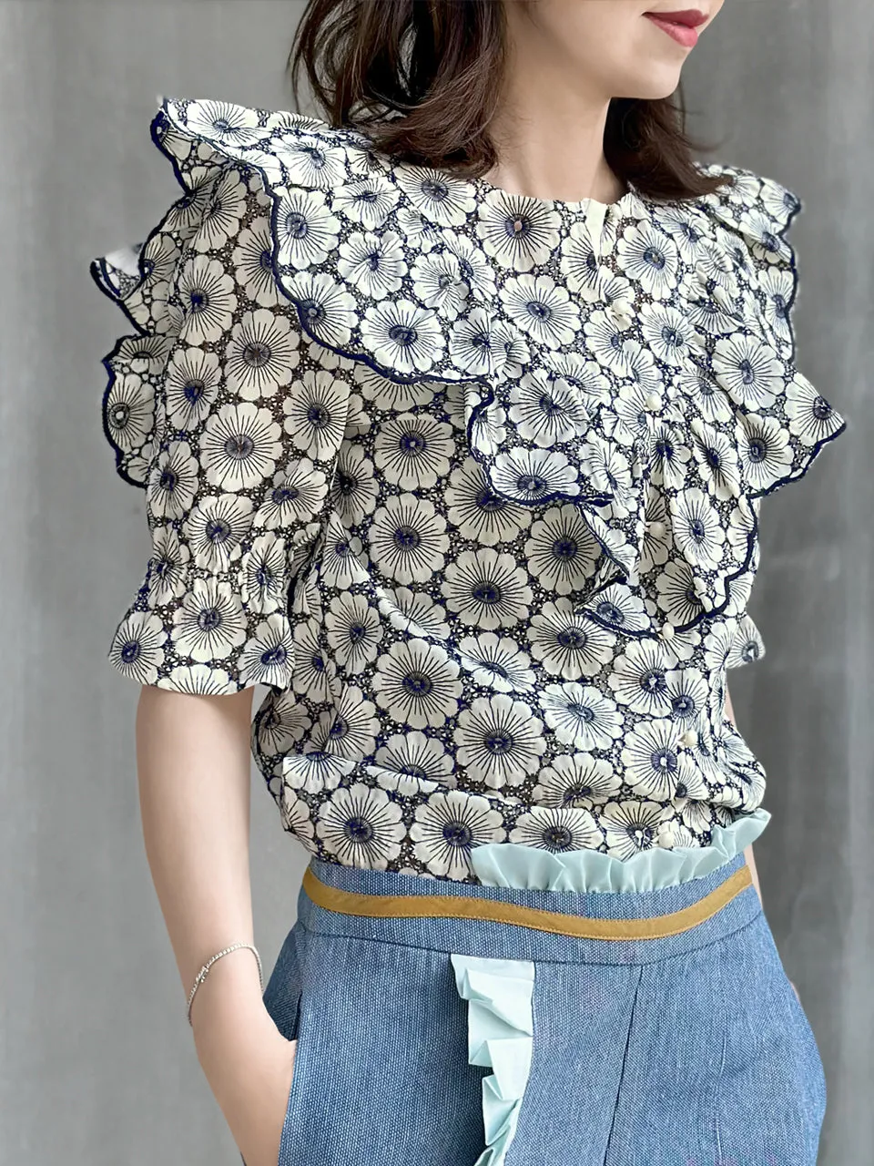 Last Chance! Violette Embroidered Ruffle Puff Sleeve Airy Blouse